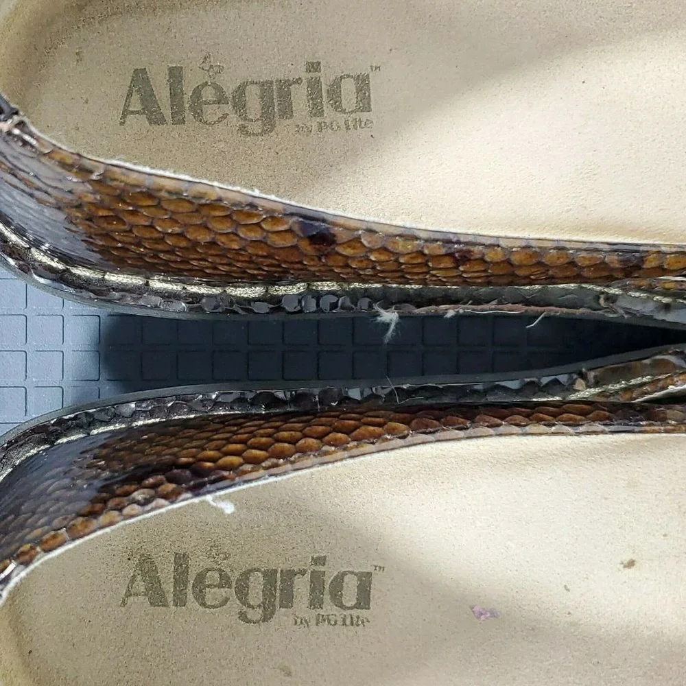 Alegria Women's Mary Jane Shoes Size 39/8.5 Brown Patent Leather Snakesk…